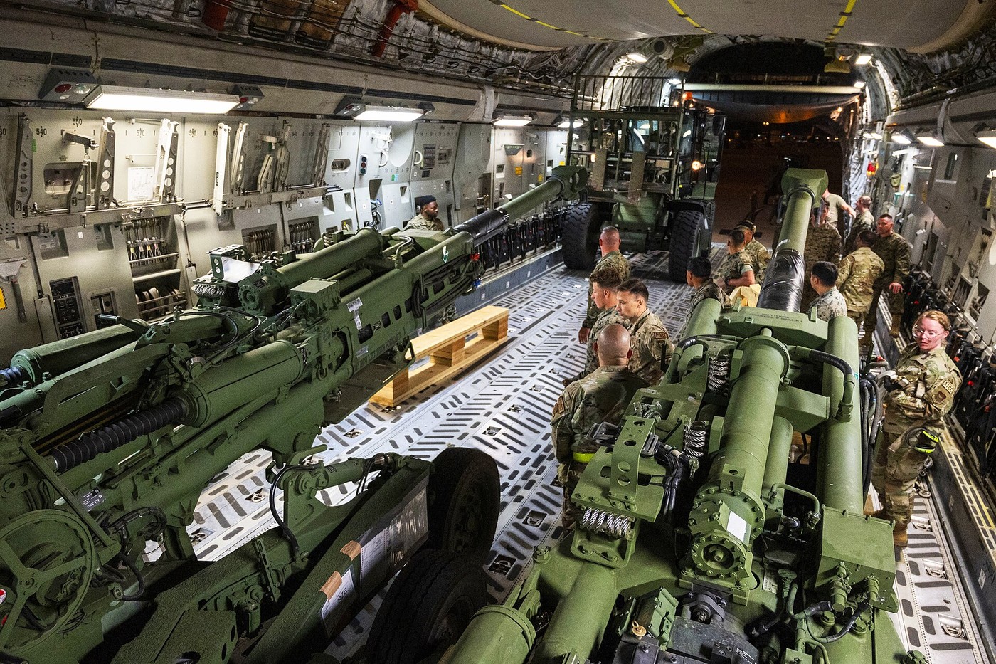 M777 у пакетах військової допомоги: легка гаубиця, розрахунок і забезпечення